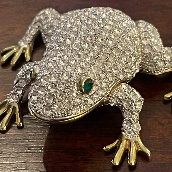 Signed Rucinni enameled pave set crystal metal frog pill trinket jewelry box - Picture 7 of 8